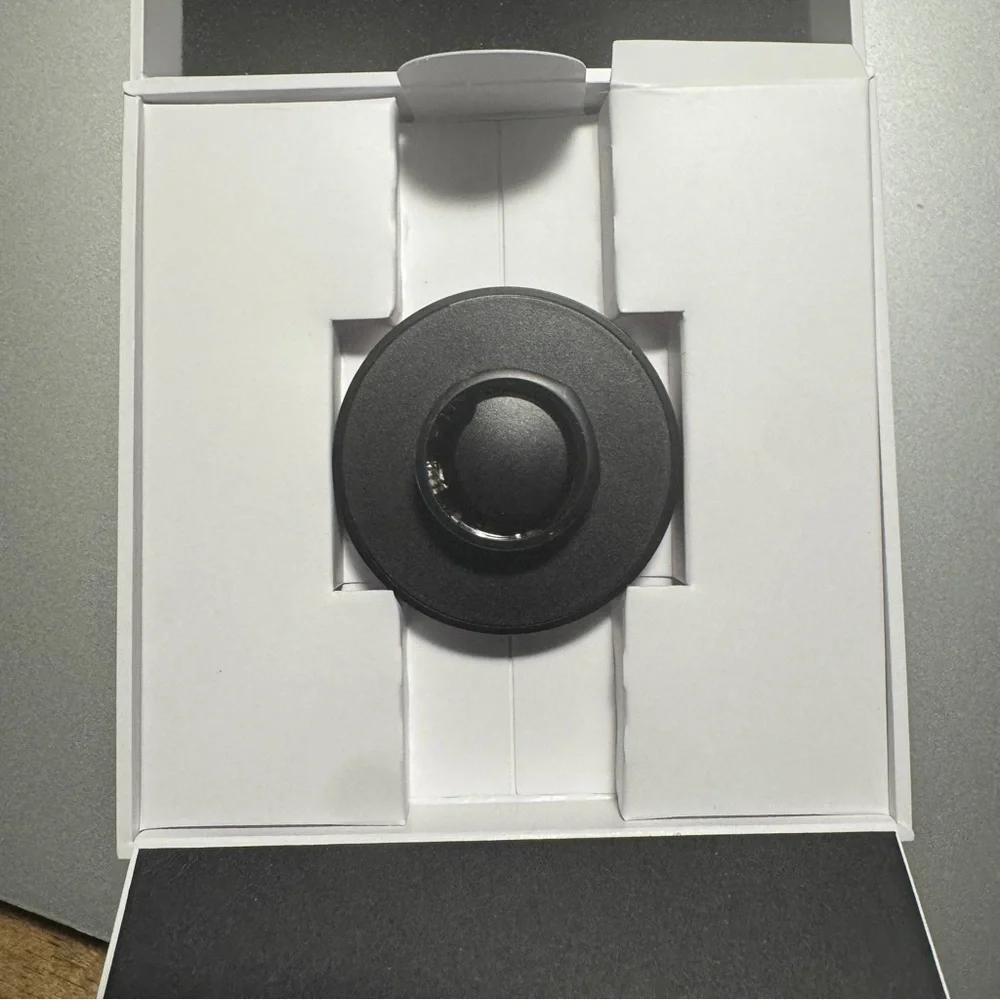 Oura Heritage Ring - Gen3-STEALTH Size 8 - Picture 4 of 6